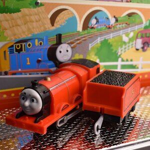 James Trackmaster Motorized Train Engine Thomas & Friends Mattel Gullane 2013